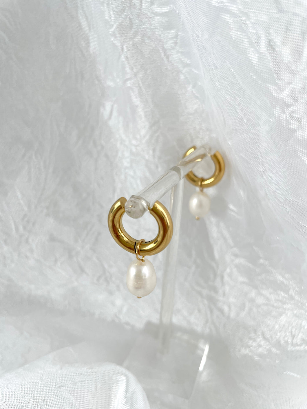 PEARL HOOPS